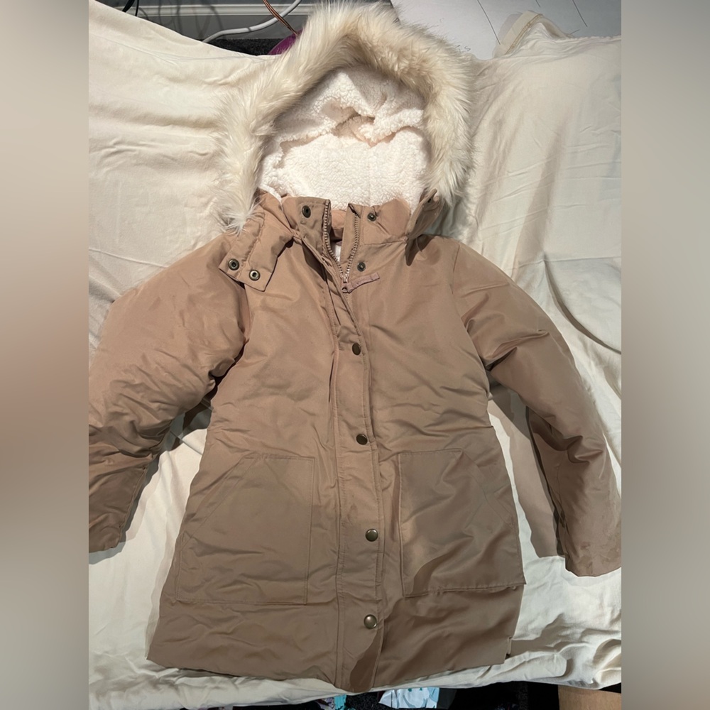 Old Navy girls medium (8), Beige Puffer Jacket with Faux Fur Hood